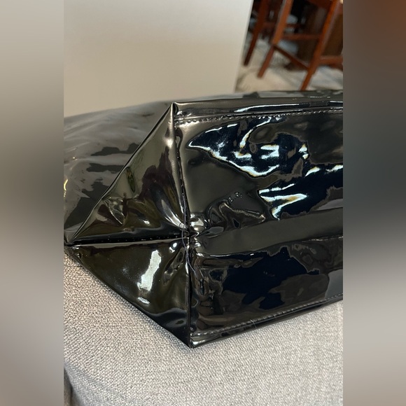 Jimmy Choo Parfums Black Patent XL Tote Bag - Picture 12 of 14